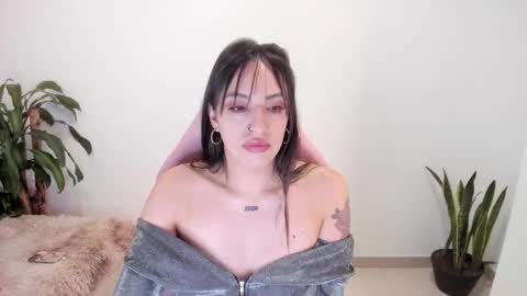 sofia online show from February 12, 1:04 pm