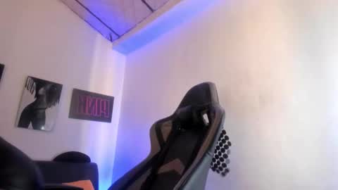 cristal miller online show from November 4, 8:10 pm