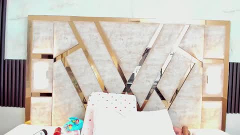 cristin  online show from March 7, 7:05 pm