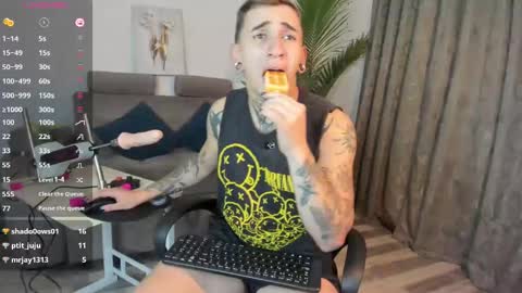 Christoper online show from February 8, 11:34 pm