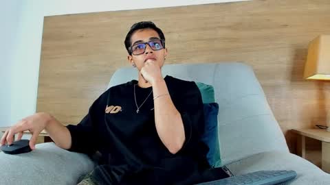 Snapshot of cristian_suarezz_ chatting on October 10, 10:03 pm cristian_suarezz_ online show from October 10, 10:03 pm