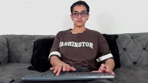 Snapshot of cristian_suarezz_ chatting on October 16, 9:24 pm cristian_suarezz_ online show from October 16, 9:24 pm