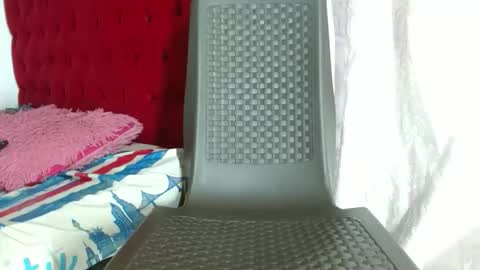 cristinamontiel74 online show from November 15, 5:47 pm