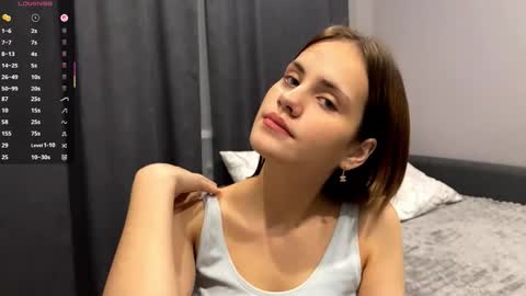 Snapshot of cristinevaissiere chatting on September 15, 5:03 pm Anne online show from September 15, 5:03 pm
