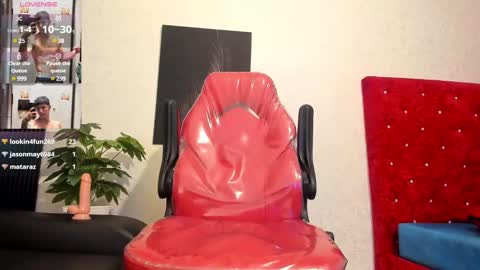 Snapshot of cristopher23_ chatting on February 10, 11:13 pm cristopher23 online show from February 10, 11:13 pm