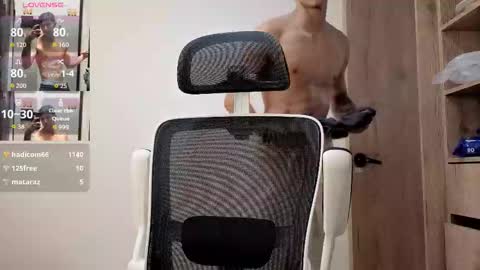 Snapshot of cristopher23_ chatting on October 8, 5:52 pm cristopher23 online show from October 8, 5:52 pm