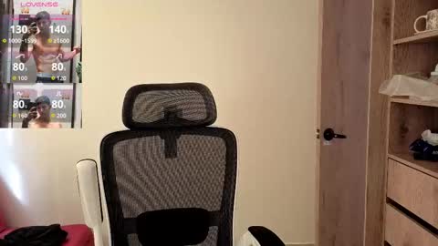 Snapshot of cristopher23_ chatting on October 14, 1:58 pm cristopher23 online show from October 14, 1:58 pm
