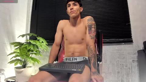 Snapshot of cristopher23_ chatting on February 28, 8:18 pm cristopher23 online show from February 28, 8:18 pm