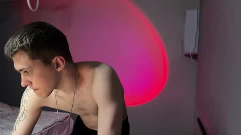 cronck52 online show from April 19, 7:27 pm