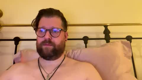 crouchendtiger online show from November 5, 12:23 am