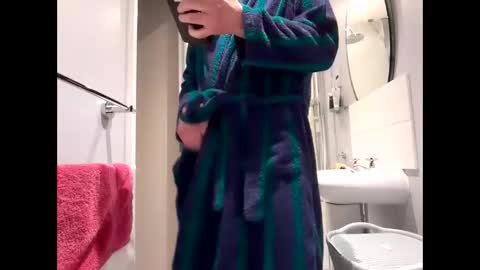 Snapshot of croup45 chatting on February 24, 8:49 am croup45 online show from February 24, 8:49 am