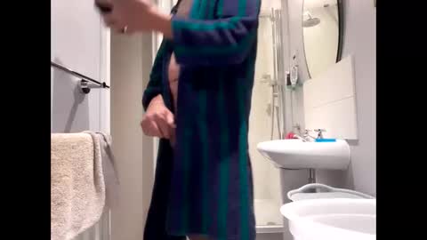 croup45 online show from November 19, 8:02 am