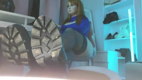 Cruel Siren online show from December 4, 8:41 pm