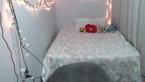 Snapshot of crystal_1991 chatting on October 1, 4:22 am CRYSTAL 1991 online show from October 1, 4:22 am