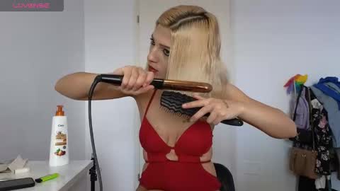 Snapshot of crystal_angel1 chatting on September 9, 9:42 am Crys online show from September 9, 9:42 am