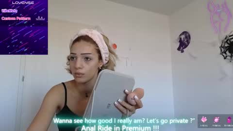 Snapshot of crystal_angel1 chatting on October 20, 8:41 am Crys online show from October 20, 8:41 am