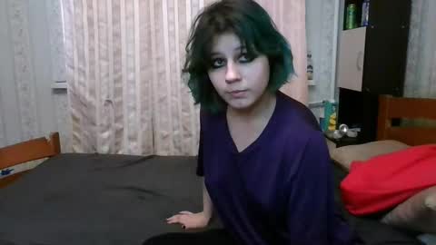 Snapshot of crystal_porn_love chatting on February 4, 6:46 am Crystal and Marcl online show from February 4, 6:46 am