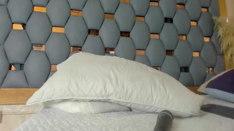 crystal_sm online show from October 3, 3:37 am