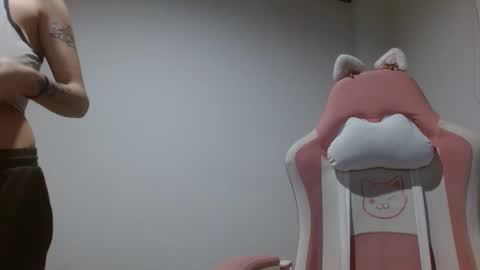 Snapshot of crystal_starx chatting on September 22, 9:24 am Crystal Blaze online show from September 22, 9:24 am