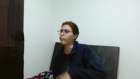 Snapshot of crystal_starx chatting on March 2, 8:18 pm Crystal Blaze online show from March 2, 8:18 pm