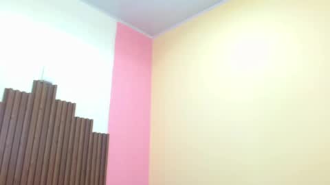 Snapshot of crystal_walls chatting on February 25, 6:44 pm I AM CRYSTAL online show from February 25, 6:44 pm