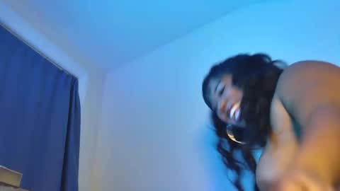 crystalcleo online show from February 9, 4:27 am