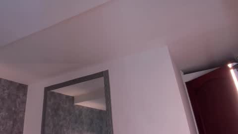 Crystal online show from November 19, 6:28 pm