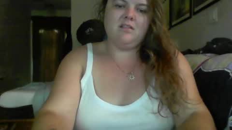 Snapshot of crystalizzzee chatting on October 6, 2:24 pm Herekittykitty69 online show from October 6, 2:24 pm