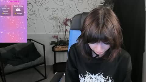 crystallbloom online show from September 16, 1:51 am