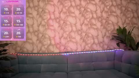Snapshot of crystallpaws_ chatting on October 14, 7:50 pm crystallpaws_ online show from October 14, 7:50 pm