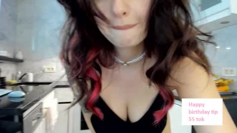 crystalnova_ online show from November 18, 12:19 pm