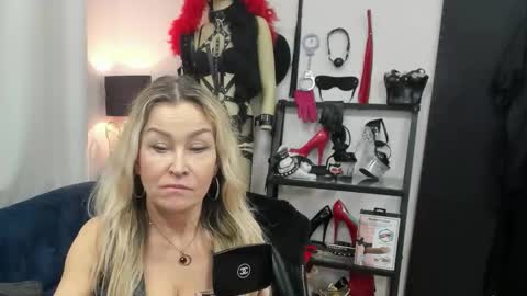 CrystalHotty online show from February 12, 6:39 am