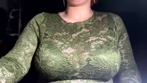 crystalyn777 online show from April 21, 4:19 am