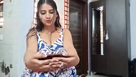 cuddlemuffins online show from March 29, 9:33 am