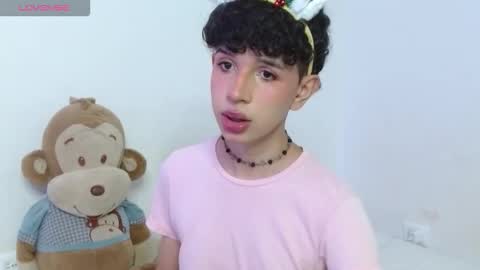 Cuddly online show from December 4, 8:30 pm