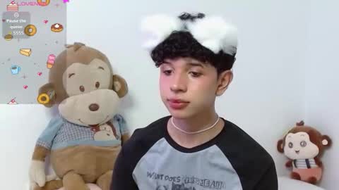 Cuddly online show from October 20, 4:17 am