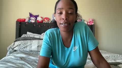 Snapshot of cum2charmxx chatting on September 24, 8:26 pm cum2charmxx online show from September 24, 8:26 pm