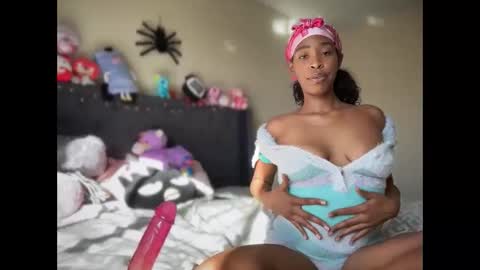 cum2charmxx online show from October 27, 4:18 pm