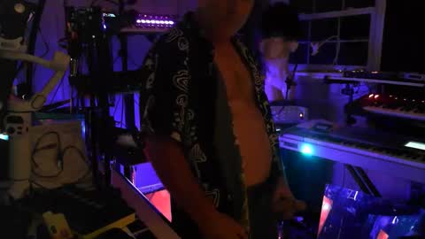 cum4me2i812 online show from April 23, 12:51 am