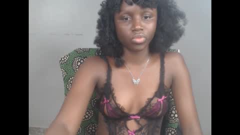 Snapshot of cum_ebony_xsecret chatting on October 15, 5:58 pm sophie online show from October 15, 5:58 pm