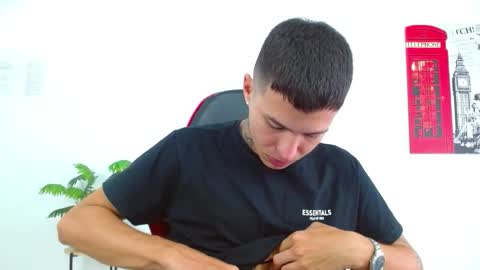 cumandres online show from March 26, 2:55 pm