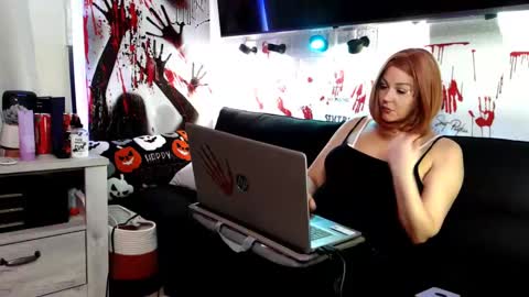 Snapshot of cumguzzlingskank chatting on October 6, 7:37 am cumguzzlingskank online show from October 6, 7:37 am