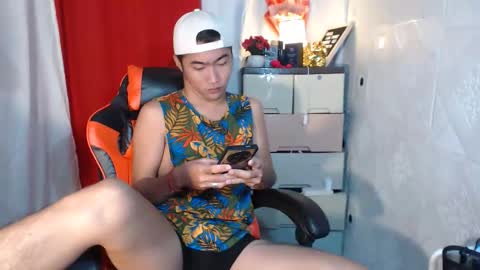 Snapshot of cumhavefun25 chatting on October 7, 12:39 am ask me online show from October 7, 12:39 am