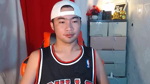 Snapshot of cumhavefun25 chatting on October 2, 7:01 pm ask me online show from October 2, 7:01 pm