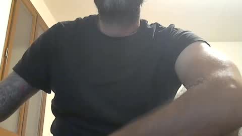 Snapshot of cummincock04 chatting on December 23, 7:09 pm cummincock04 online show from December 23, 7:09 pm