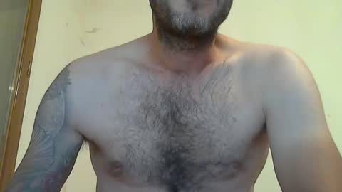 Snapshot of cummincock04 chatting on September 23, 9:32 pm cummincock04 online show from September 23, 9:32 pm