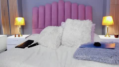 Snapshot of cumming_loving chatting on February 8, 12:17 am Cumming Loving online show from February 8, 12:17 am