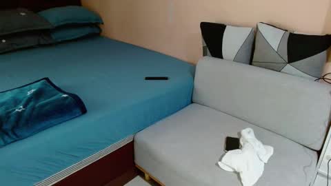 Leah Vergara online show from February 22, 2:04 am