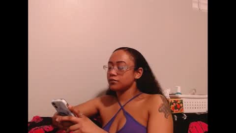 Nia Reese online show from February 22, 1:53 am