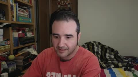 curiosillo1983 online show from April 18, 8:20 pm